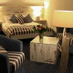 & Restaurant Seebruecke 3* 징스트